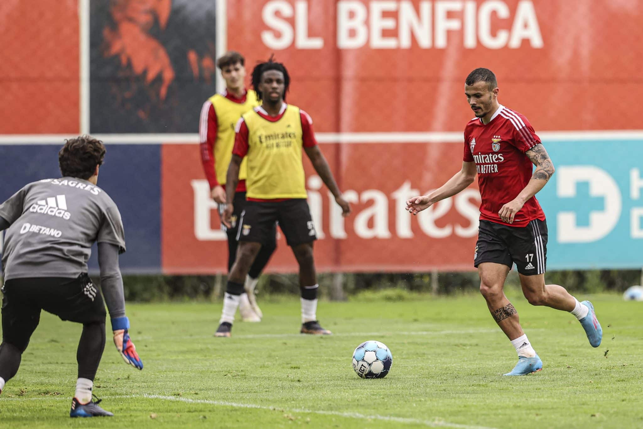 Benfica Vence Equipa B Por 4-0 Em Jogo-treino - Vídeo